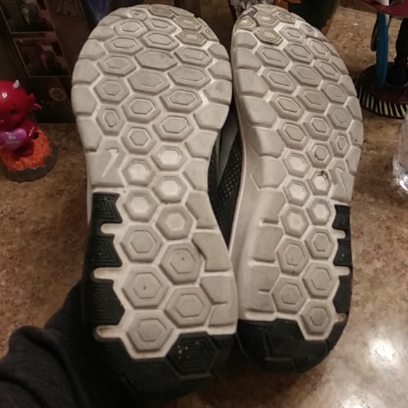 Nike shoes flex experience size 5 - Picture 3 of 3